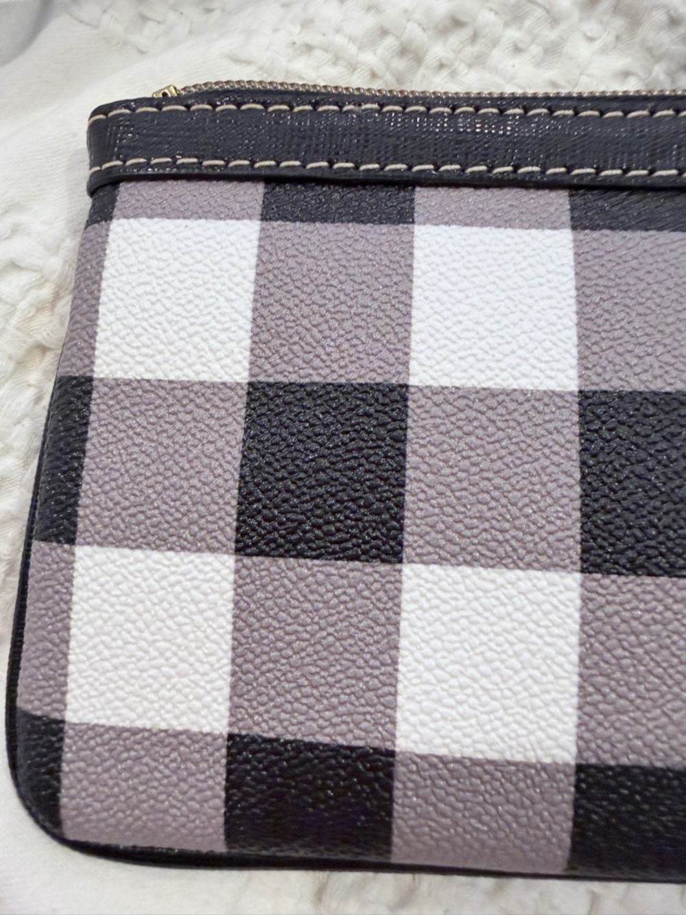 NWOT Dooney & Bourke Black, White and Gray Gingham Check Wristlet - Picture 10 of 16